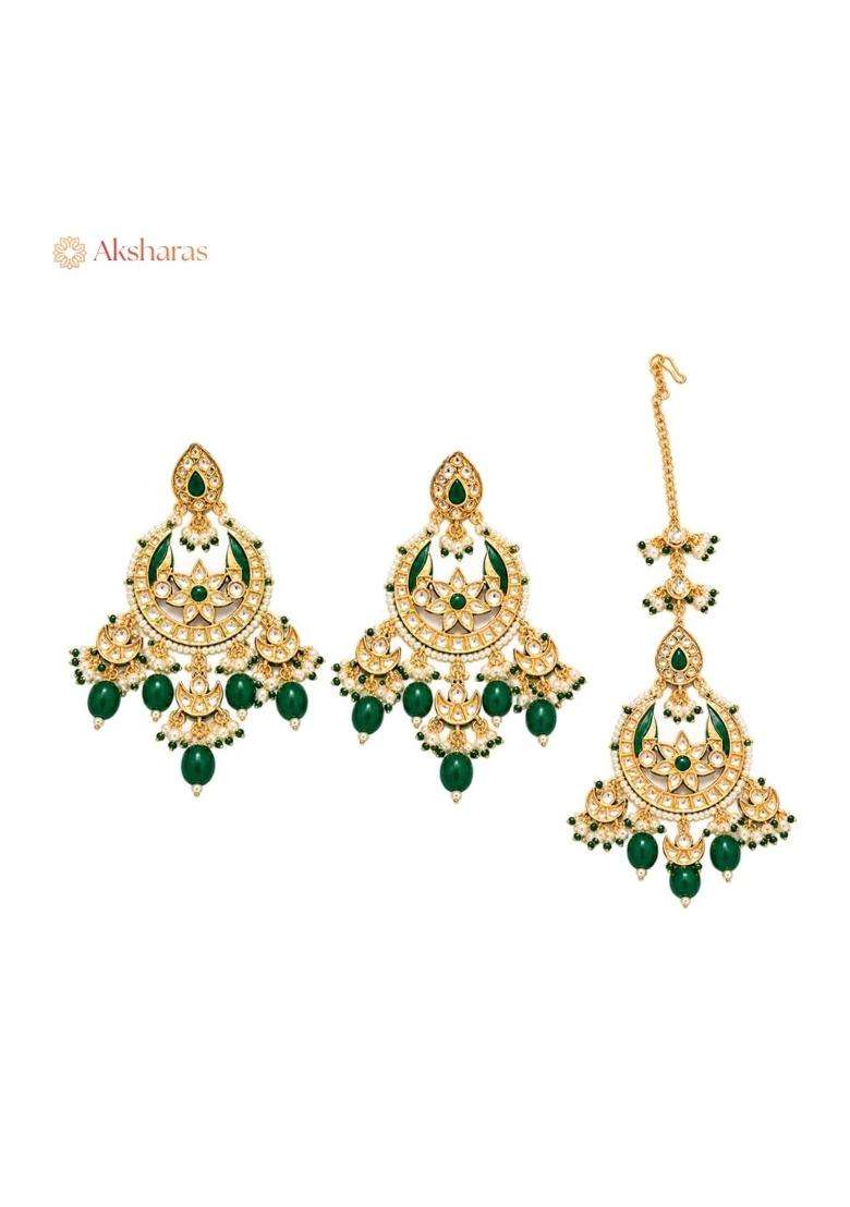 Grand Emerald Green Kundan Choker Necklace Set with Earrings and Maang Tikka by Aksharas - Indya