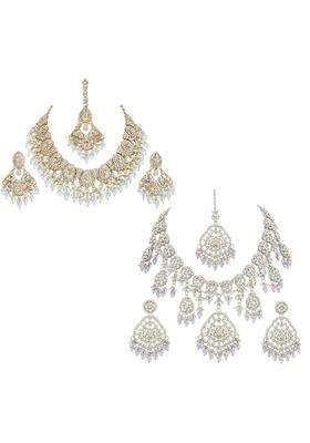 SK Jewellers Fashion Traditional Kundan Choker Necklace Set with Earrings and Maang Tikka for Women
