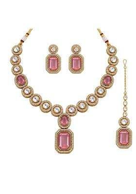 Gold Tone Black Stone Necklace Set with Earrings and Maang Tikka