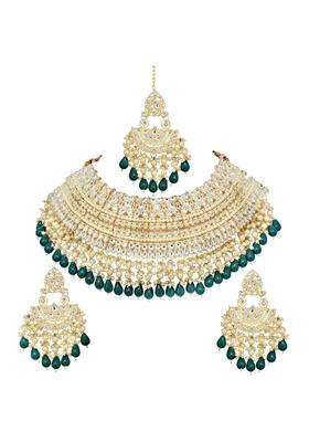 Lucky Jewellery Gold Plated Kundan and Pearl Green Stone Bridal Choker Jewellery Set with Maang Tikka