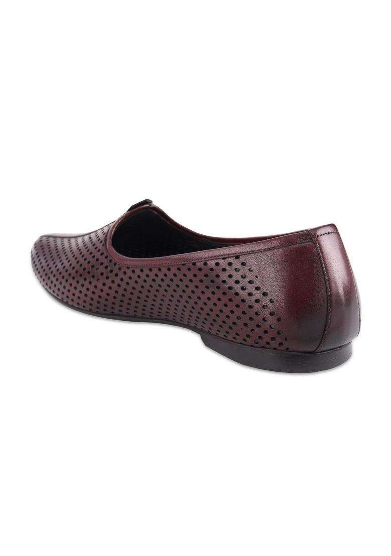 Ezok Mens Genuine Leather Mojari Shoes Lightweight Comfortable and Stylish Slip on Design with Cushioned - Indya