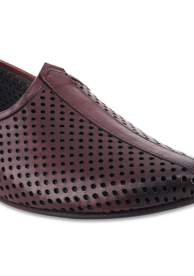 Ezok Mens Genuine Leather Mojari Shoes Lightweight Comfortable and Stylish Slip on Design with Cushioned - Indya