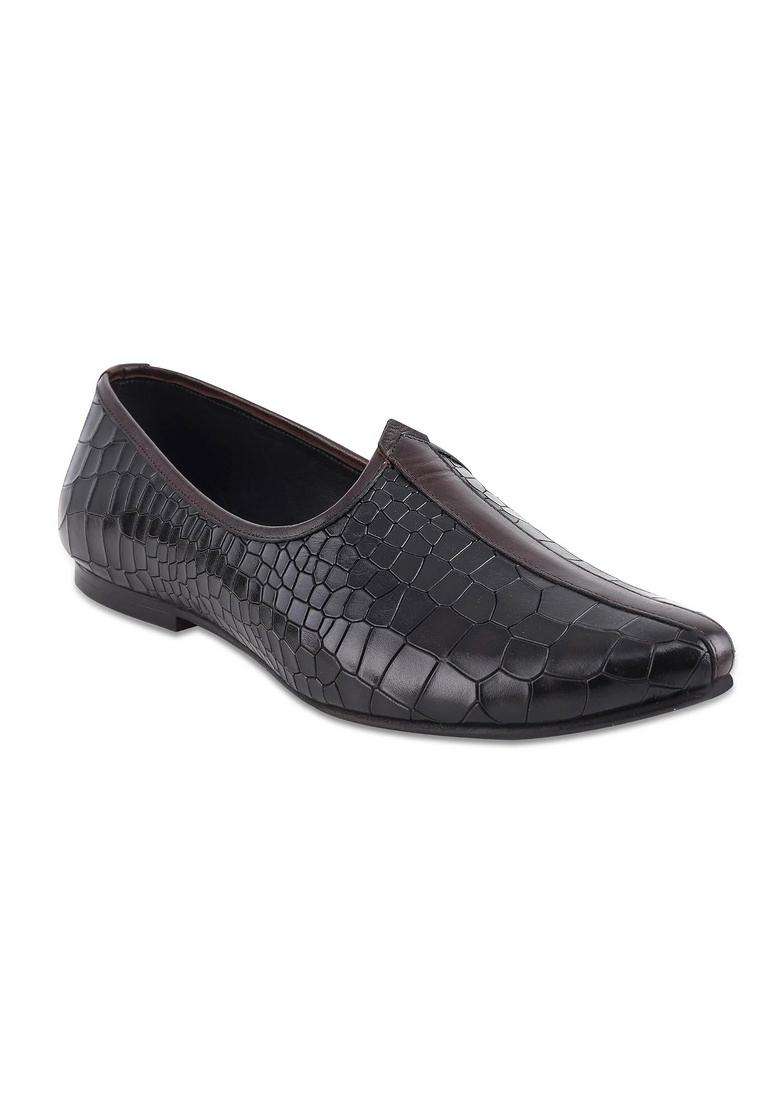Ezok Brown Mens Genuine Leather Mojari Shoes Lightweight - Indya