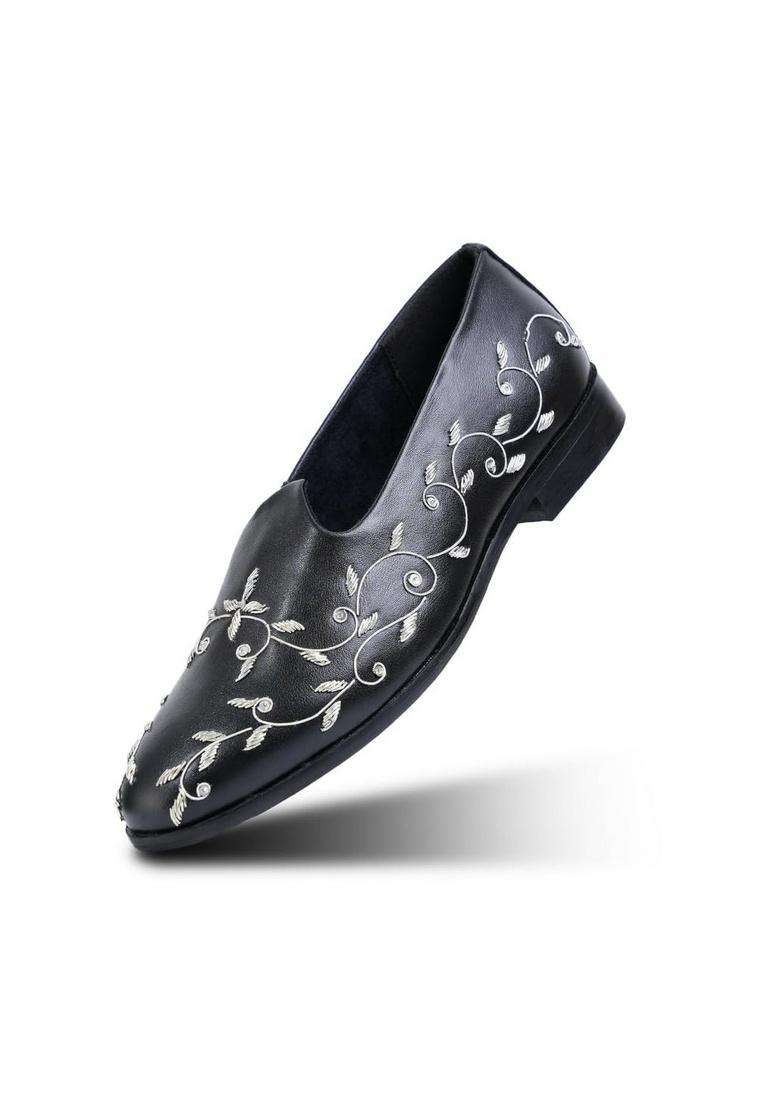 Monkstory Regal Floral Zardosi Mojari Black - Indya