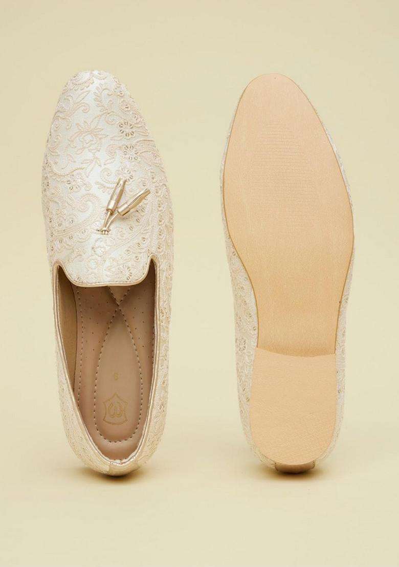 Manyavar Beige Embroidery Thread Work Loafers Juti Mens Ethnic Jutti - Indya