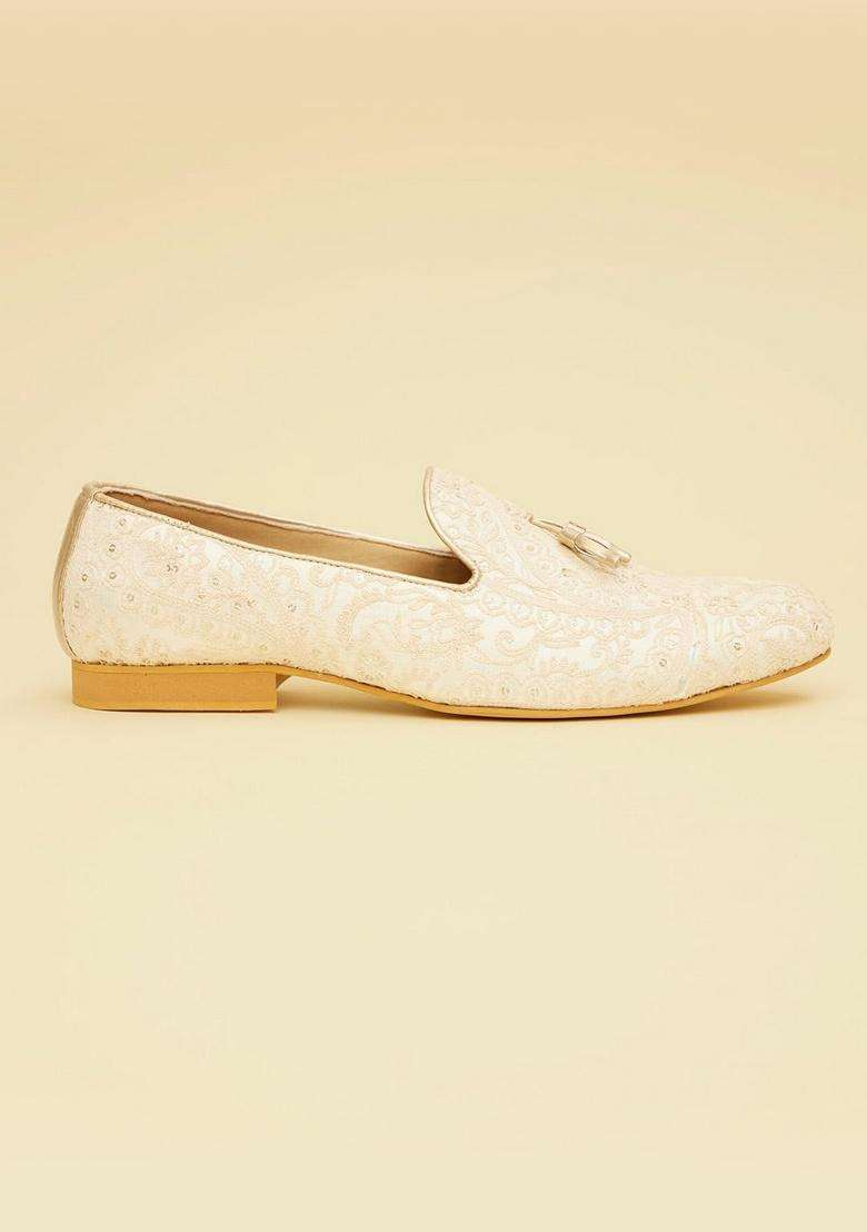 Manyavar Beige Embroidery Thread Work Loafers Juti Mens Ethnic Jutti - Indya