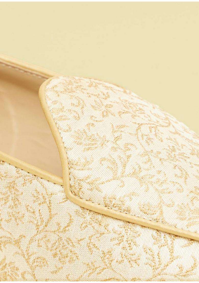 Manyavar Beige Jacquard Floral Loafers Juti Mens Ethnic Jutti - Indya
