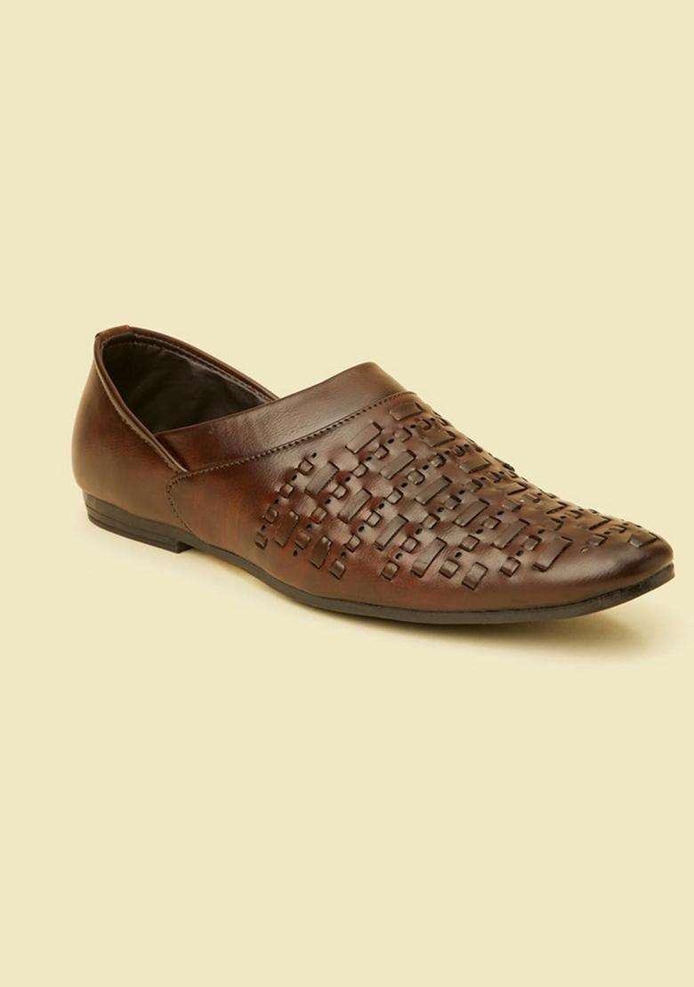 Manyavar Brown Self Texture Loafers Juti Mens Ethnic Jutti - Indya