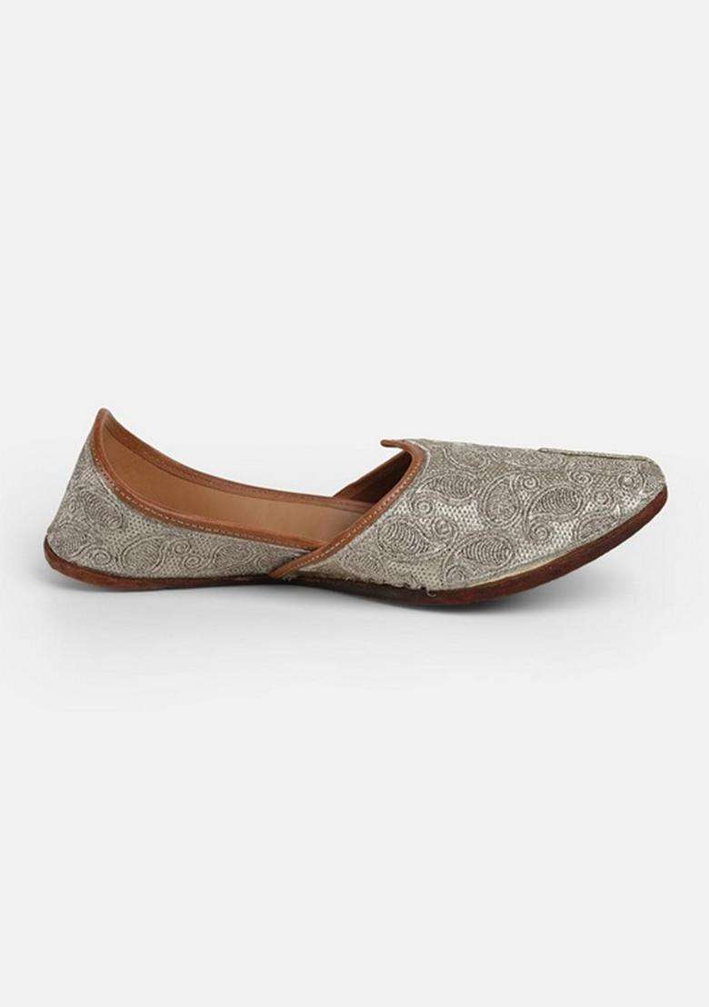 Mochi Gold Mens Slip on Closure Ethnic Mojaris with Flat Sole - Indya