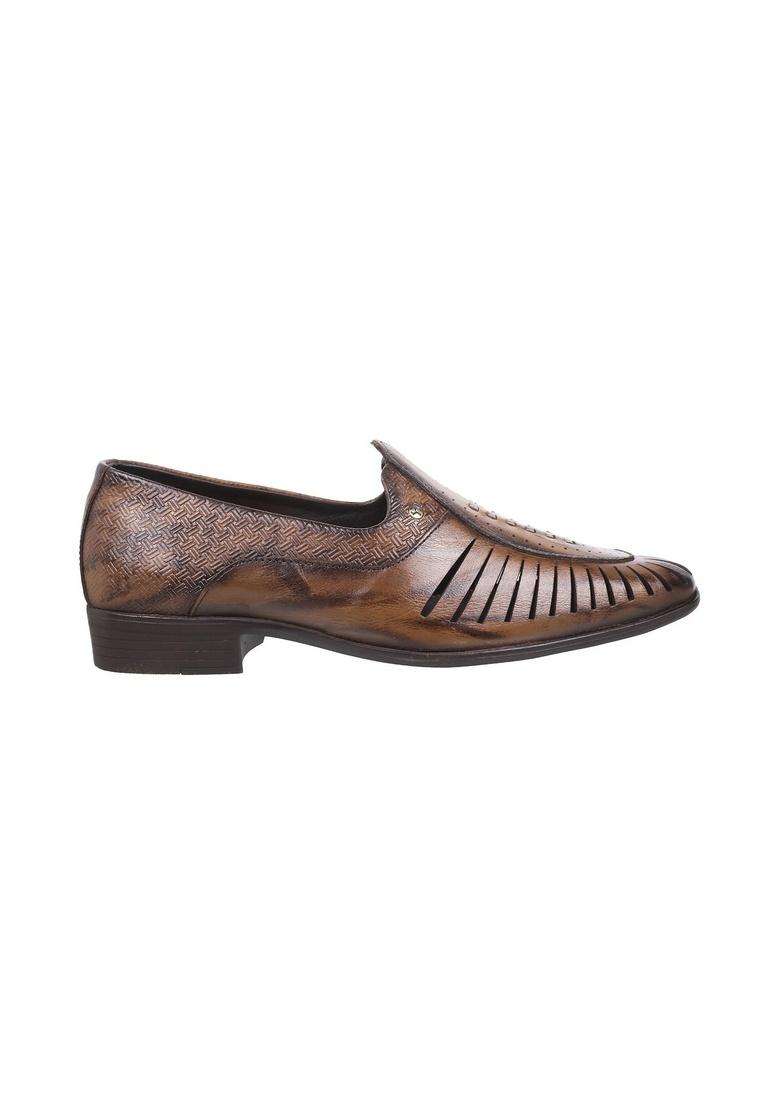 Mochi Men Ethnic Leather Jutis - Indya