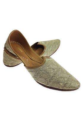 Fulkari Men Zari Embroidered Genuine Soft Leather Formal Jutis