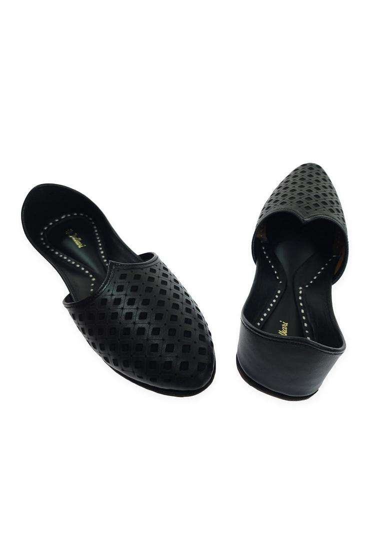 Fulkari Black Men Genuine Soft Leather Casual Jutis Bite and Pinch Free Jutti - Indya