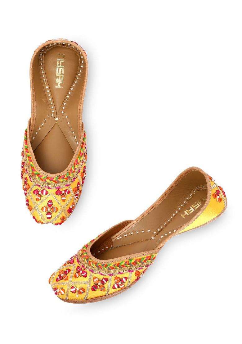 Nysah Yellow Begum Hand Embroided Punjabi Juttis - Indya