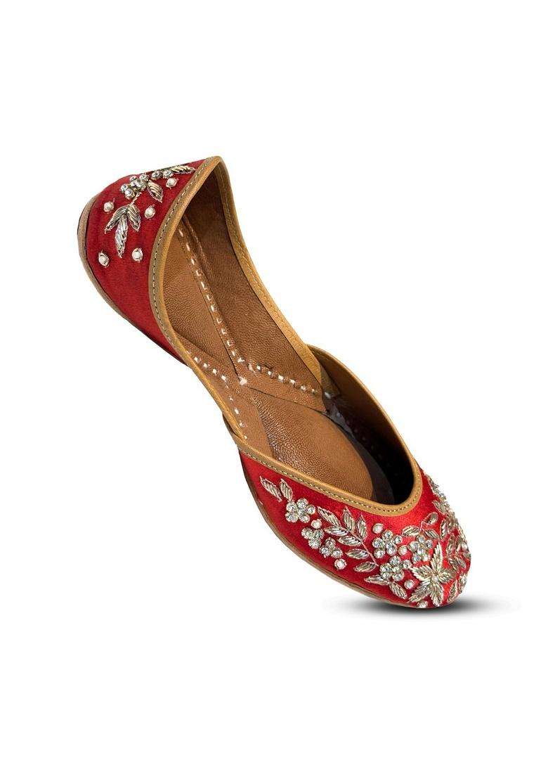 Ethniq Walks Crimson Jeweled Wedding Juttis Flat Slip - Indya