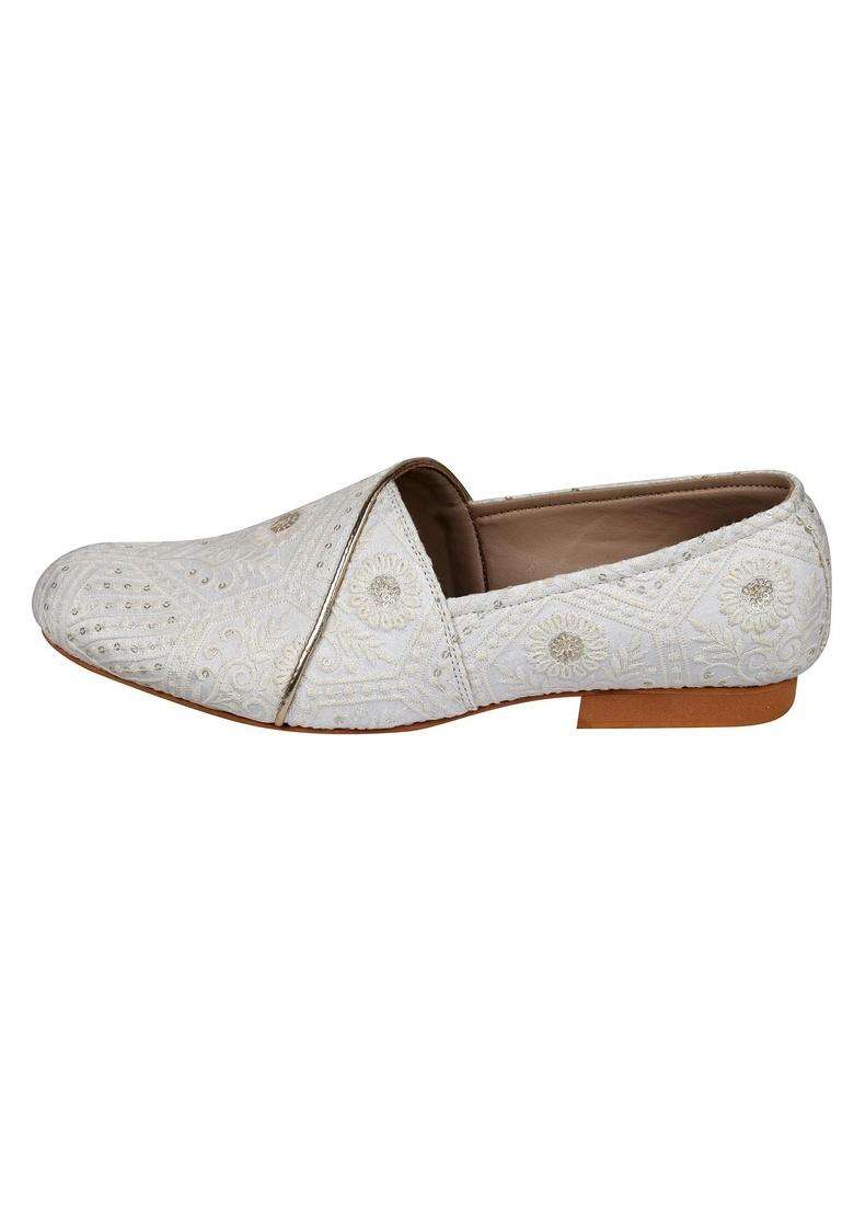 Tanny Shoes White Embroidered Fabric with Sequin Work Flower Motif Design Juttis and Mojaris for Wedding Party - Indya