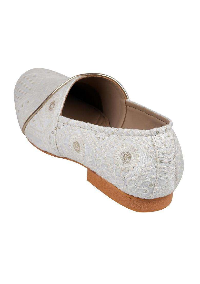 Tanny Shoes White Embroidered Fabric with Sequin Work Flower Motif Design Juttis and Mojaris for Wedding Party - Indya