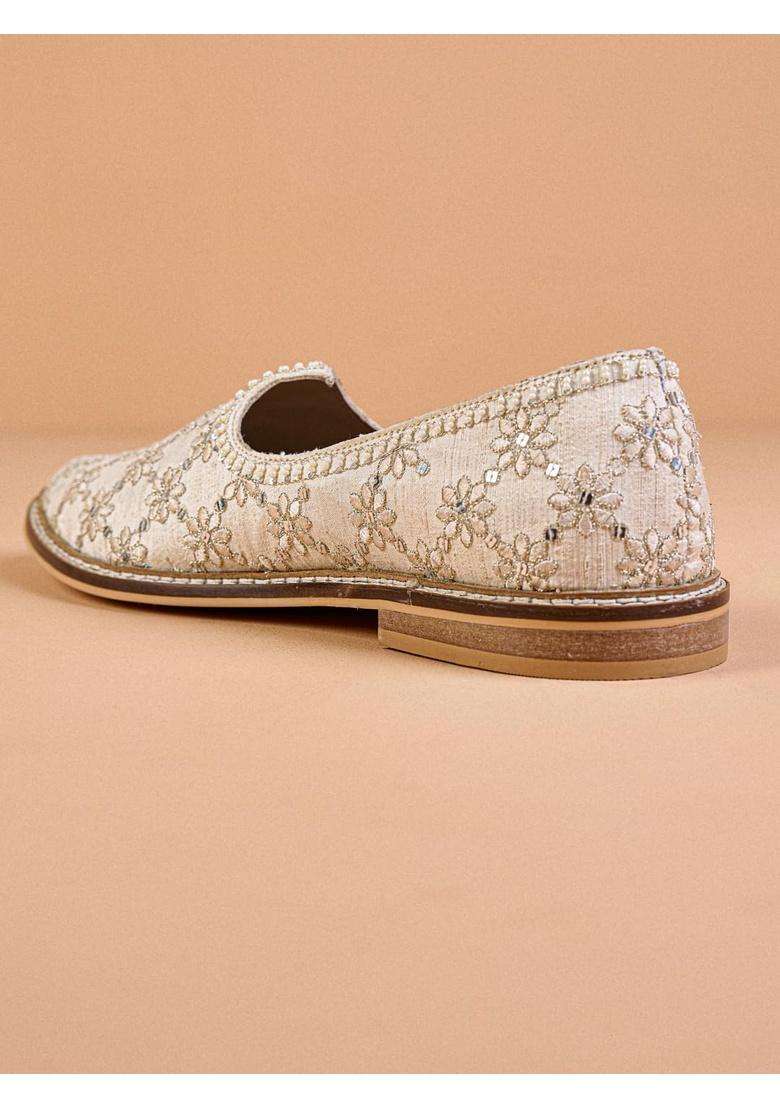 Tasva Ivory Brocade Embroidered Mojari Size 8 - Indya