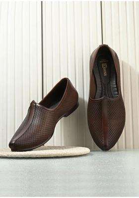 Egoss Leather Juttis for Men