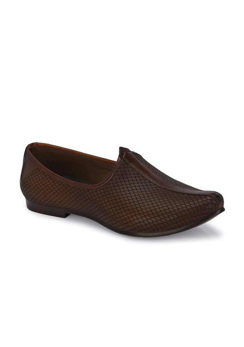 Egoss Leather Juttis for Men - Indya