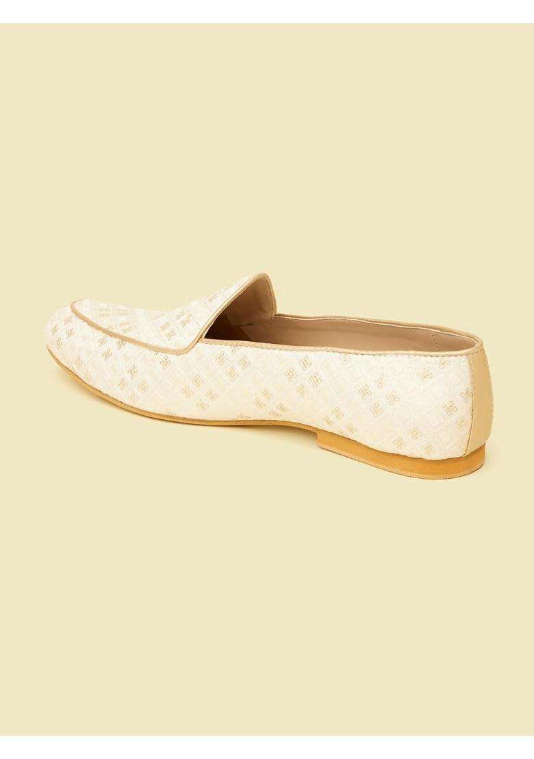 Manyavar Cream Mens Sequinned Jaal Patterned Jutti Ethnic Juttis and Mojaris - Indya