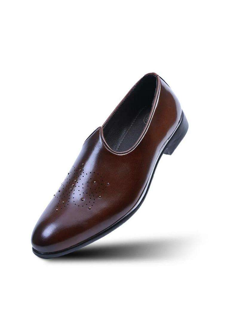 Monkstory Studded Mojari Burnished Brown - Indya