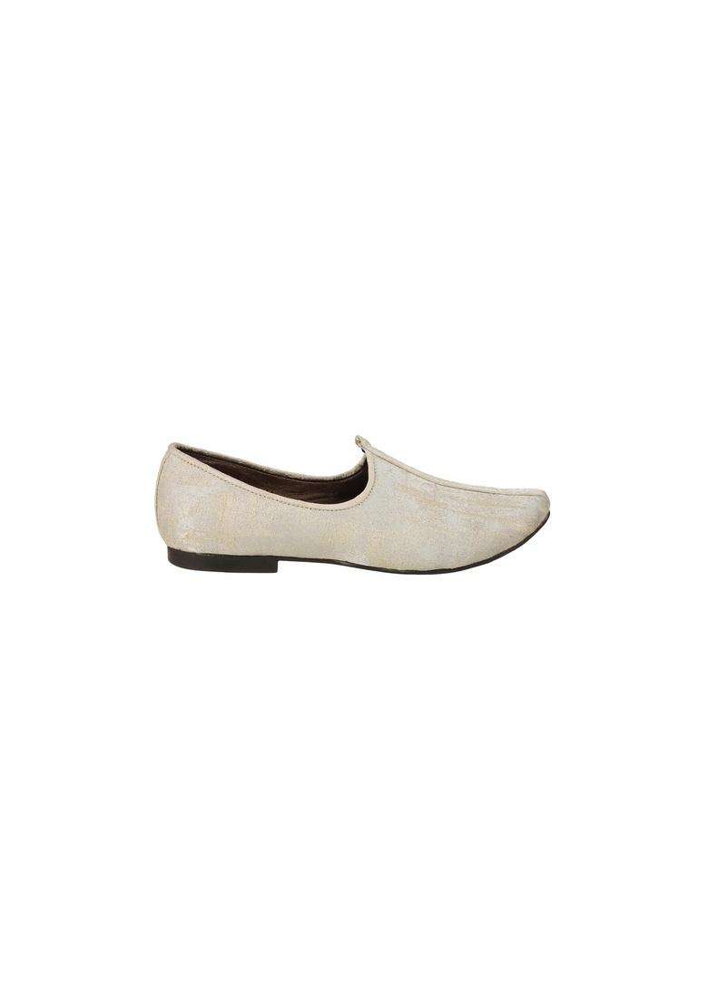 Mochi Beige Men Fabric Ethnic Mojaris with Slip on Closure and TPR Sole Perfect for Sdard Use - Indya