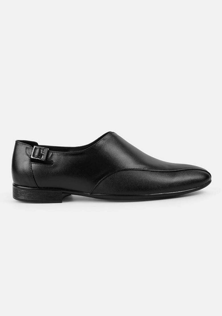 Mochi Black Mens Mojaris - Indya