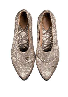 Tasva Light Grey Brocade Mojari Size XS