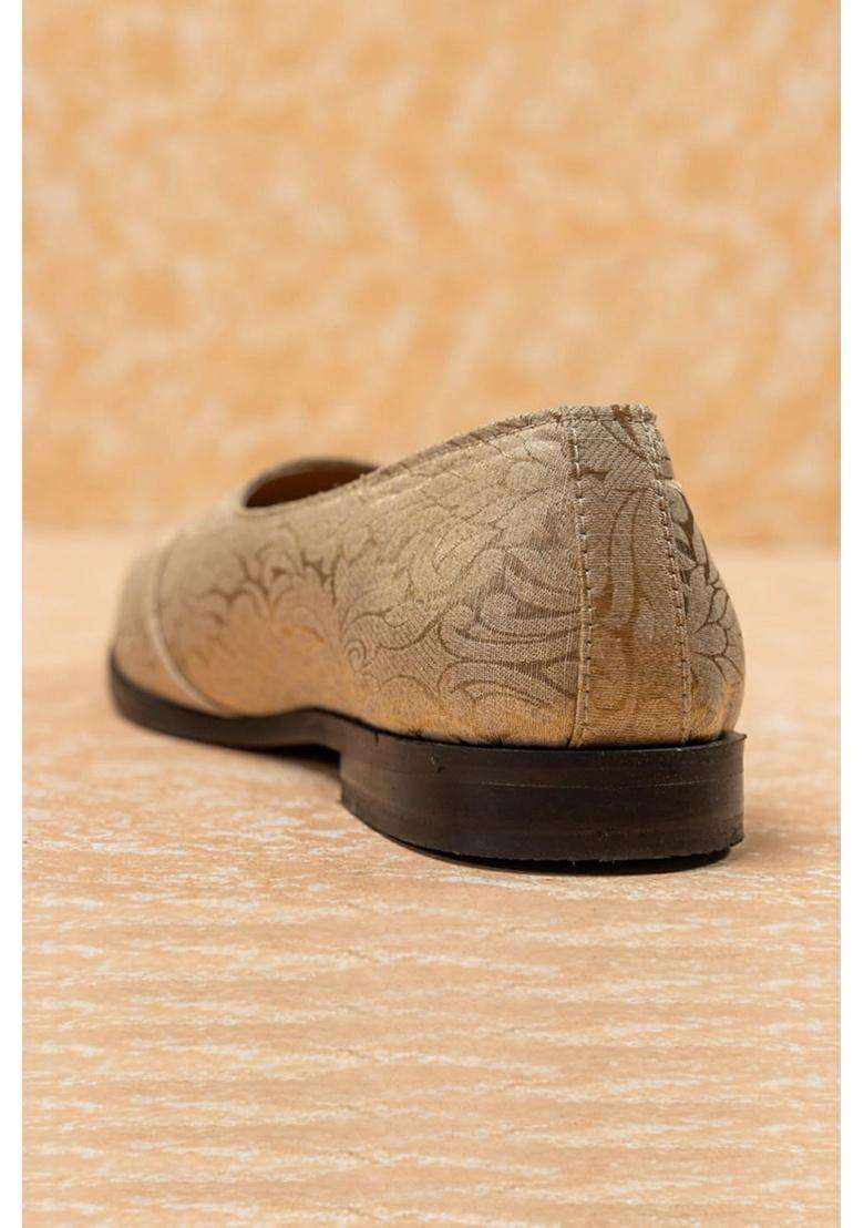 Tasva Gold Brocade Mojari Size L - Indya