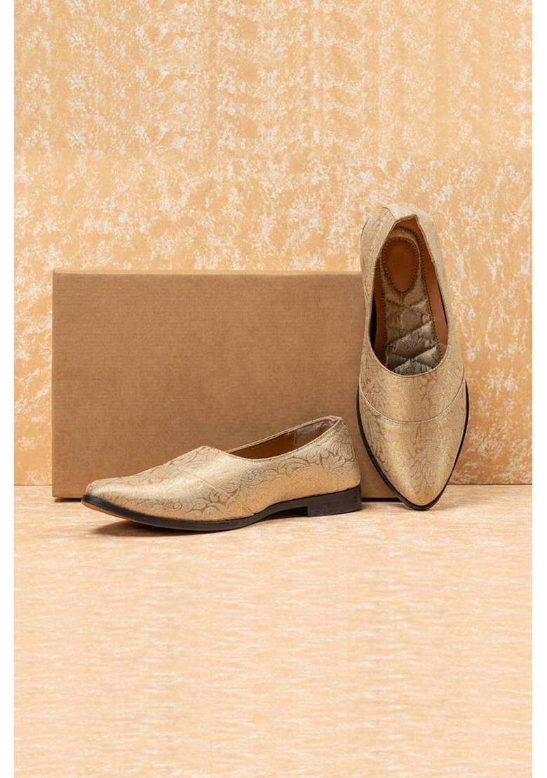 Tasva Gold Brocade Mojari Size L - Indya
