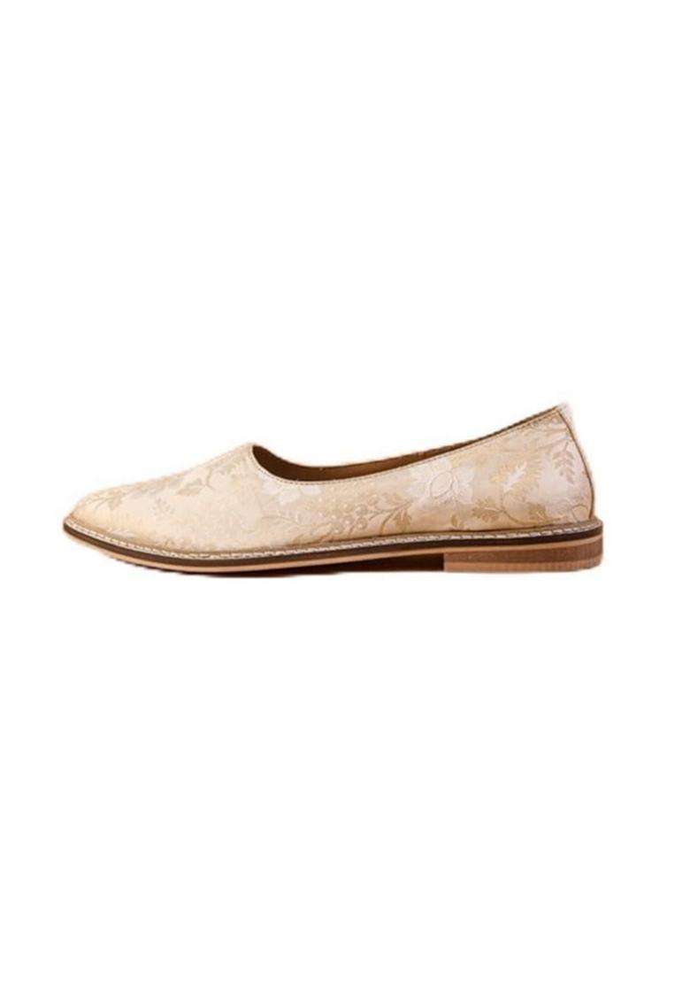 Tasva Gold Brocade Mojari Size 6 - Indya