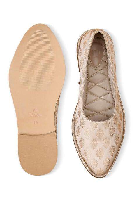 Tasva Ivory Pearl Heritage Mojari