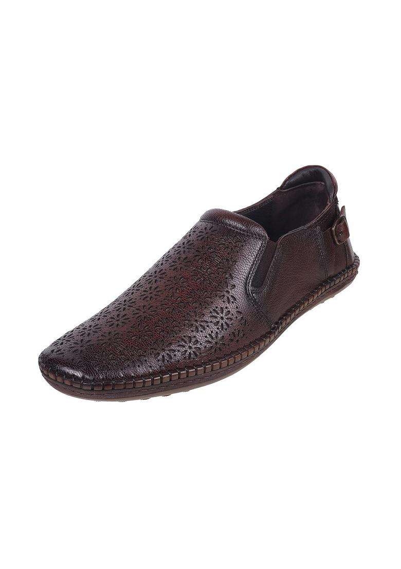 Metro Brown Men Ethnic Leather Jutis - Indya