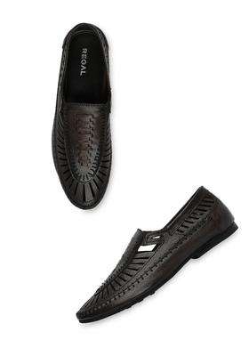Regal Brown Men Ethnic Mojari Sandals