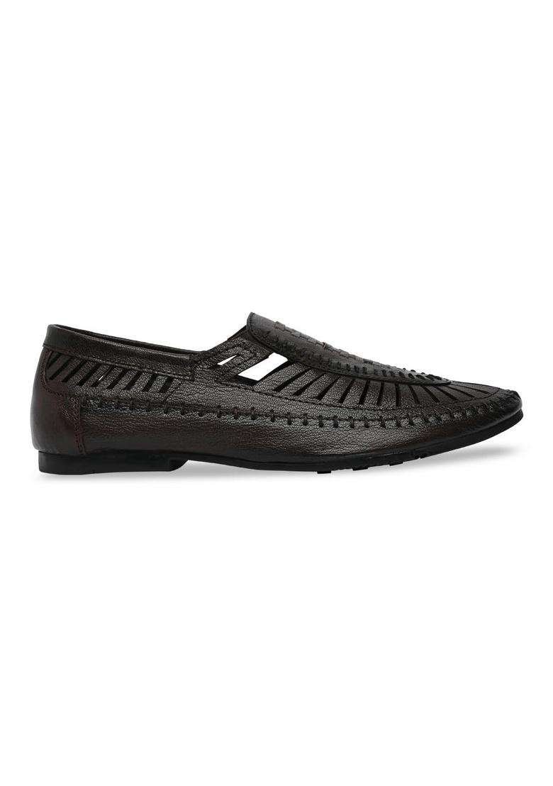 Regal Brown Men Ethnic Mojari Sandals - Indya
