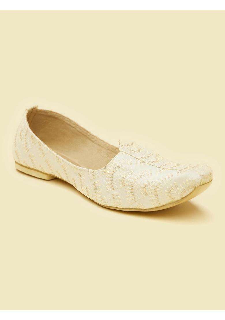 Manyavar Mens Elegant Embroidered Sequinned Jutti Ethnic Juttis and Mojaris - Indya
