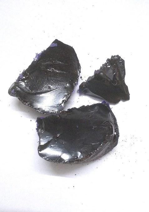 Organic Bites Kala Kattha/Raw Katha Cubes/Black Catechu/Katha/Black Cutch/Cashoo/Khayer/Kher/Dant-Dhavan/Gayatrin/Kaachu/Khadiramu/Karunkaali -100 gm