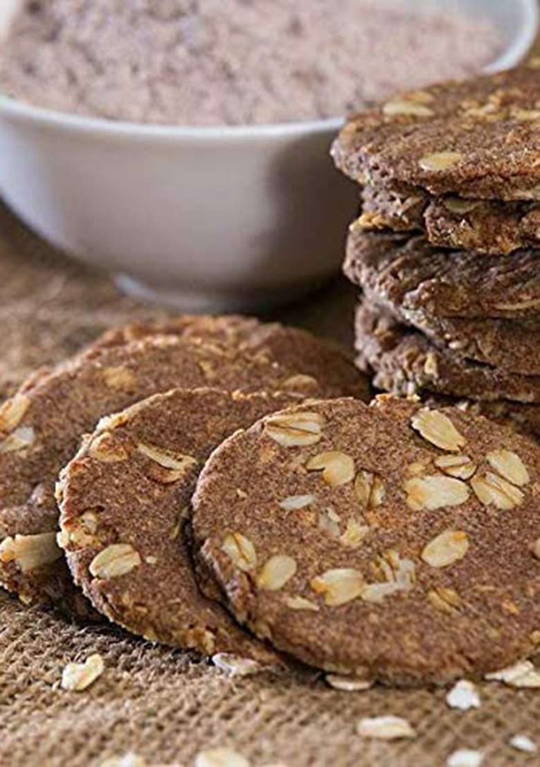 Hey Grain Cookies Ragi & Oats Cookies (Organic Ragi Flour, Whole Grain Wheat Flour, Rolled Oats, Demerara Sugar, Butter, Milk, Salt) -160 Gm - Indya