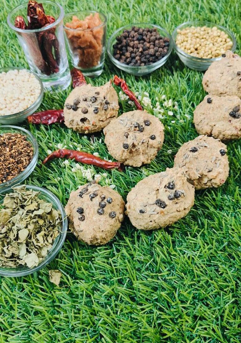 Adh Amritsari Urad Dal Badi Khatti Liquid Khatto Wadi / Vadiyan Udad Bari /Amritsari Punjabi Spicy Masala Wariyan Hand Made Bari-200Gm