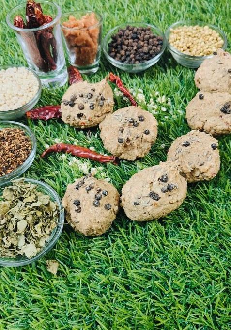 Adh Amritsari Urad Dal Badi Khatti Liquid Khatto Wadi / Vadiyan Udad Bari /Amritsari Punjabi Spicy Masala Wariyan Hand Made Bari-200Gm