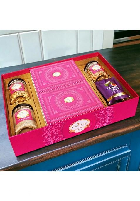 Ghasitaram Big Hamper Tray Of Sugarfree Gujiyas, Thandai, Peanuts, Wheat Puffs, Moong Chakli