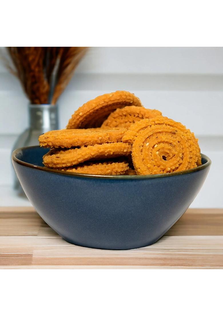 Ghasitaram Holi Sweets| Hampers| Gifts Namkeen-Bhajani Chakli And Moong Pouches