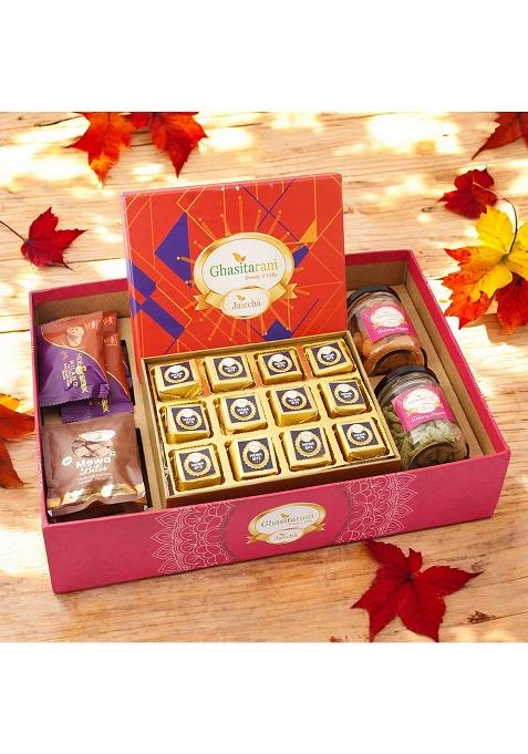 Ghasitaram Big Hamper Tray With Mewa Bites, Crunchy Cashew, Flavour Raisins, Bites And Cookies