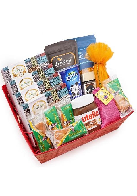 Ghasitaram Holi Sweets| Hampers| Gifts Pink Hamper Basket Of 16 Goodies