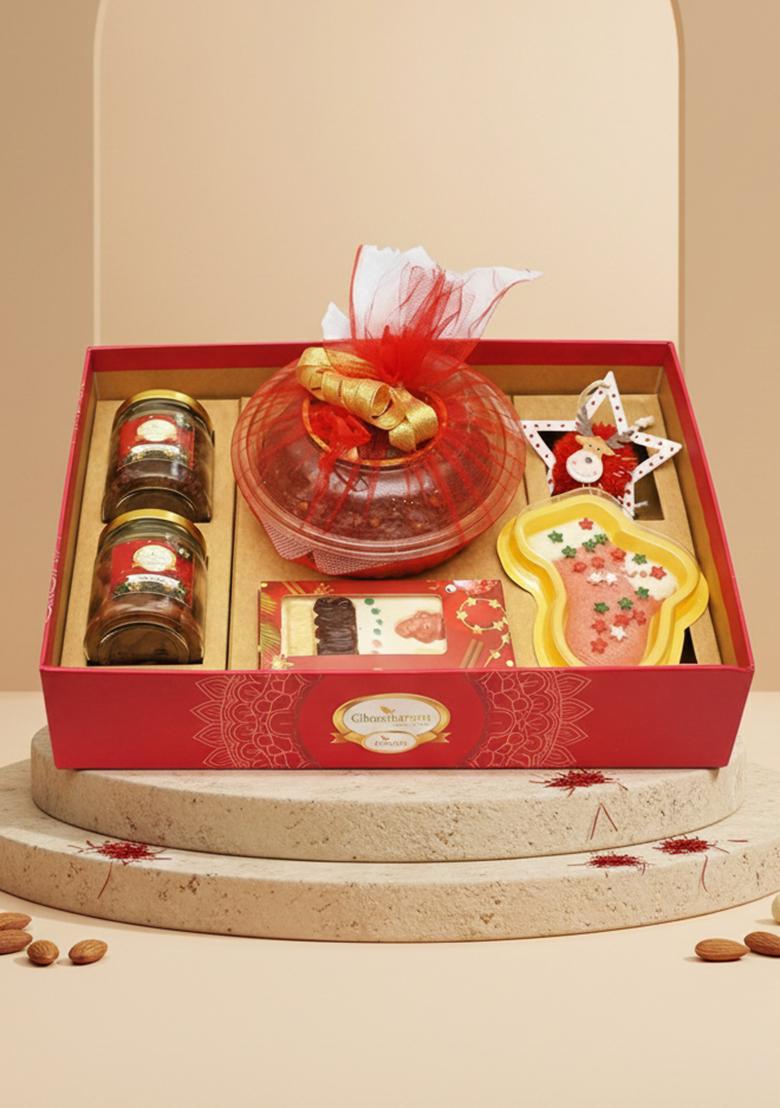 Ghasitaram Pink Hamper Tray With 500 Gms Plum Cake