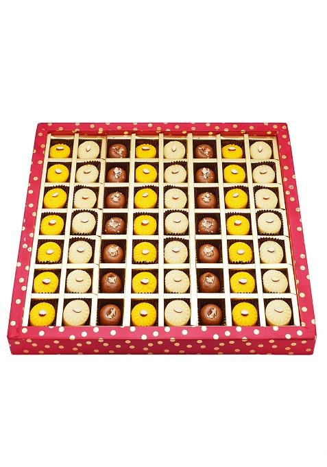 Ghasitaram Chappan Bhog Box Of Mawa Pedas