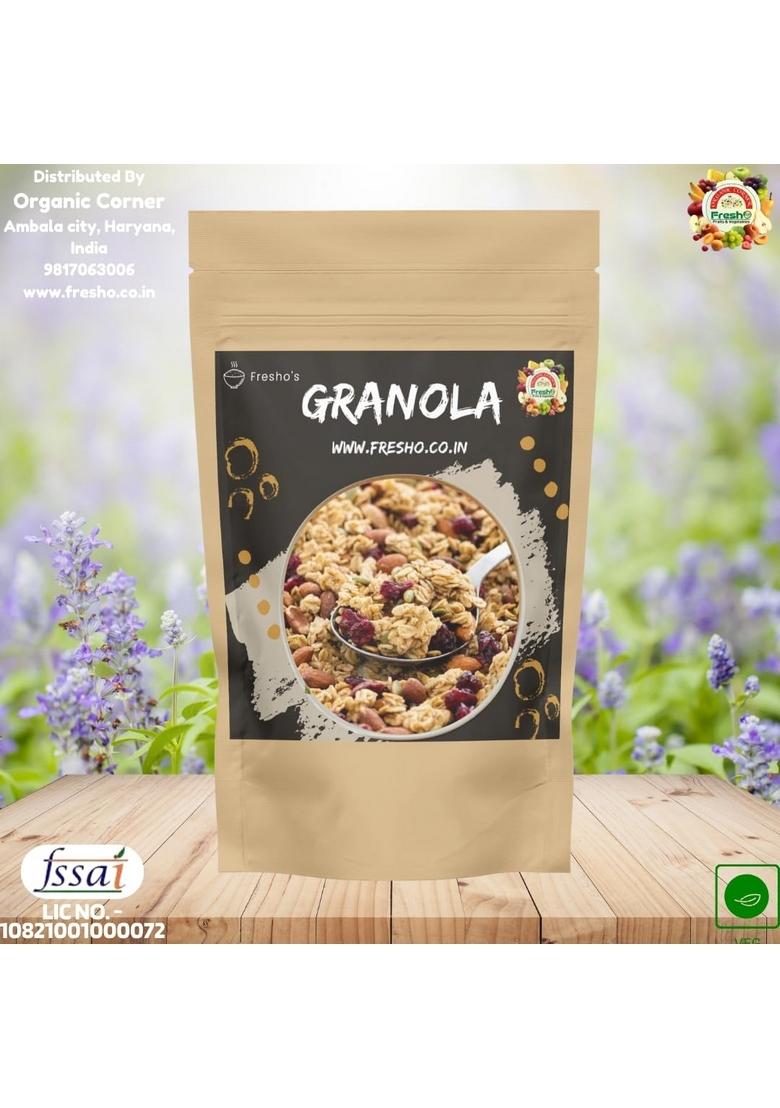 Crunchy Granola Honey, Almonds, Strawberries & Pumpkin Seeds 500G | 24% Fruit, Nut & Seeds, Baked Multigrain | Source Of Fibre | Breakfast Cereal