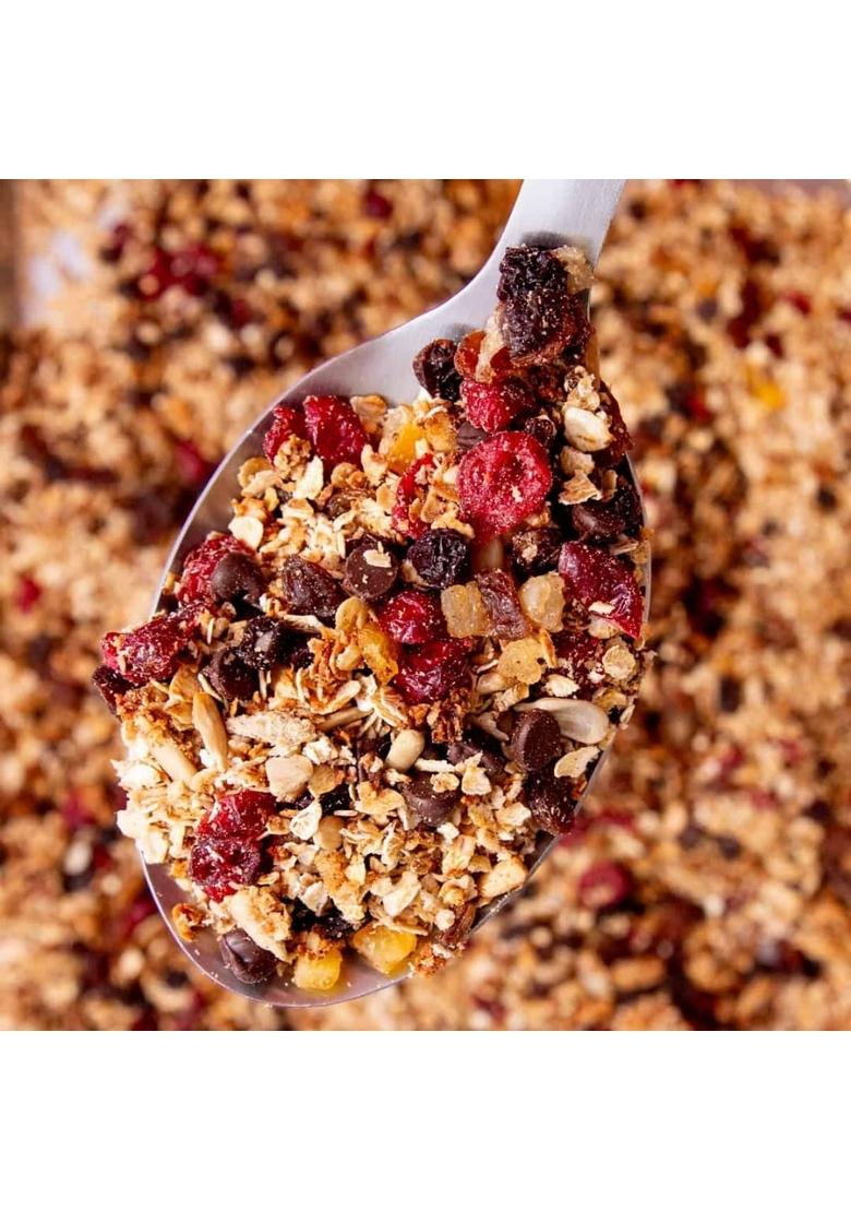 Crunchy Granola Honey, Almonds, Strawberries & Pumpkin Seeds 500G | 24% Fruit, Nut & Seeds, Baked Multigrain | Source Of Fibre | Breakfast Cereal