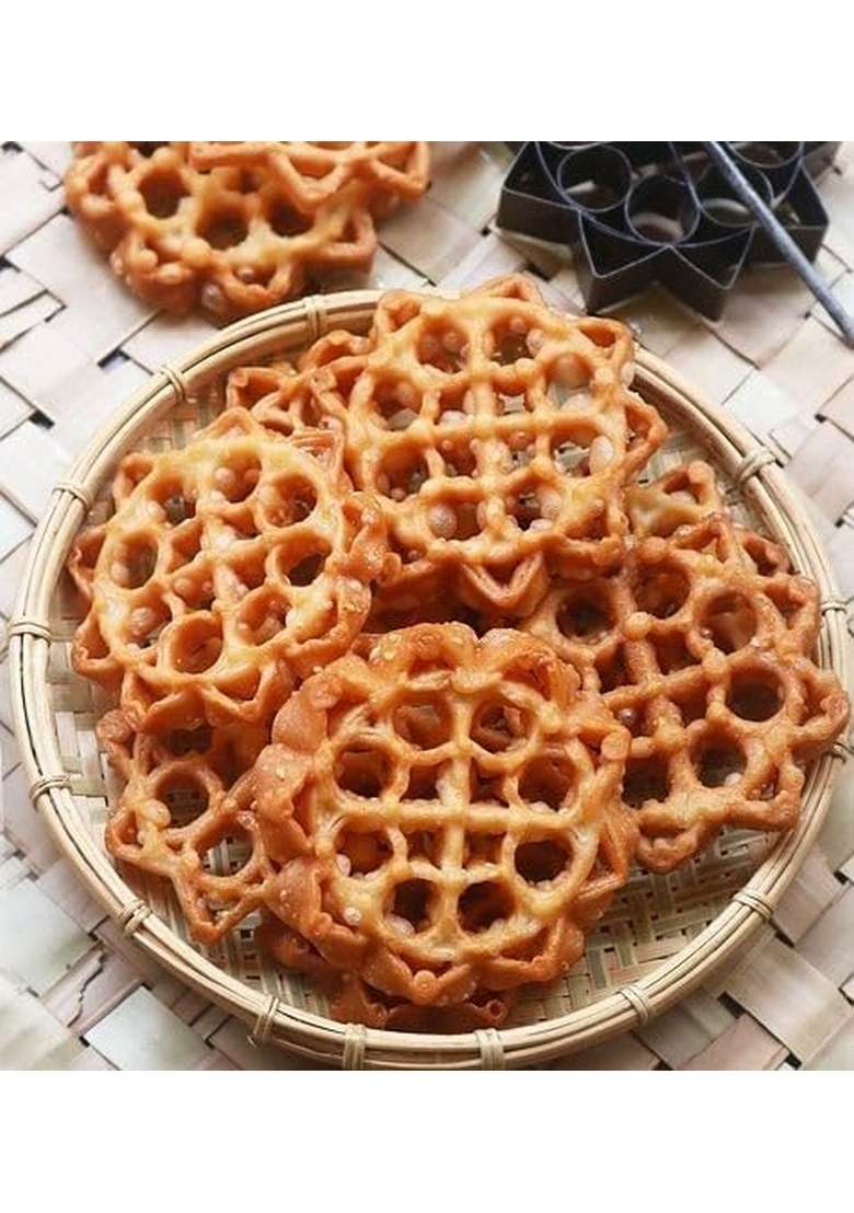 HUNGRY BEAST Freshly Cooked Achu Murukku | gulabi puvvulu sweet Rose Flower Traditional Indian Snack Achappam Cookies - 100 Grams (Pack of 2) - Indya