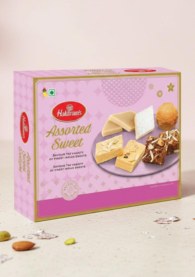 Haldirams Assorted Sweet Delight 450g, Savour The Variety of Indian Sweets (Contains Kaju Katli, Dodha Burfi, Patisa, Besan Ladoo)